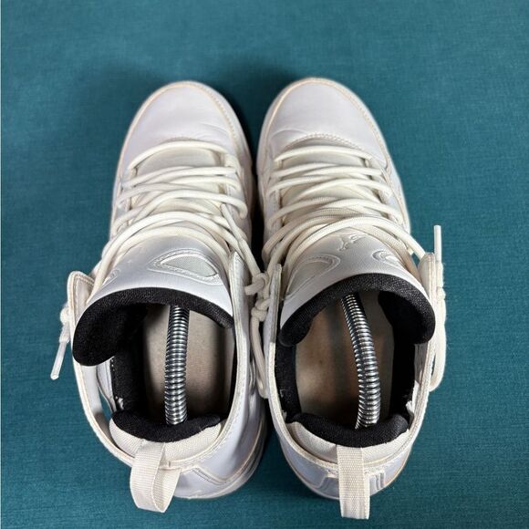 Size 7Y/8.5Women - Nike Jordan white/black,silver shoes - Picture 7 of 9